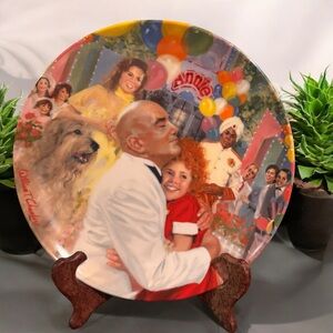 Edwin M. Knowles  | Annie with Daddy Warbucks display plate The finale 1986